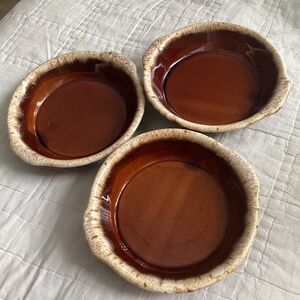 SET OF THREE VINTAGE HULL OVENPROOF DRIP GLAZED POTTERY GRATIN/POT PIE DISHES